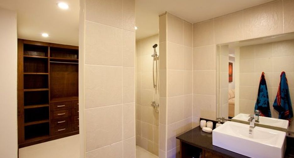 For sale 4 bedrooms townhouse in Mueang Phuket, Phuket