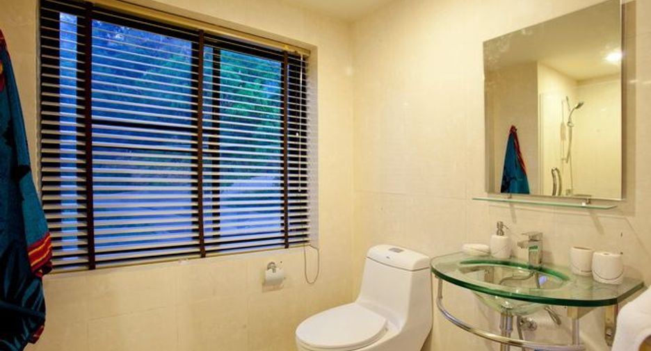 For sale 4 bedrooms townhouse in Mueang Phuket, Phuket