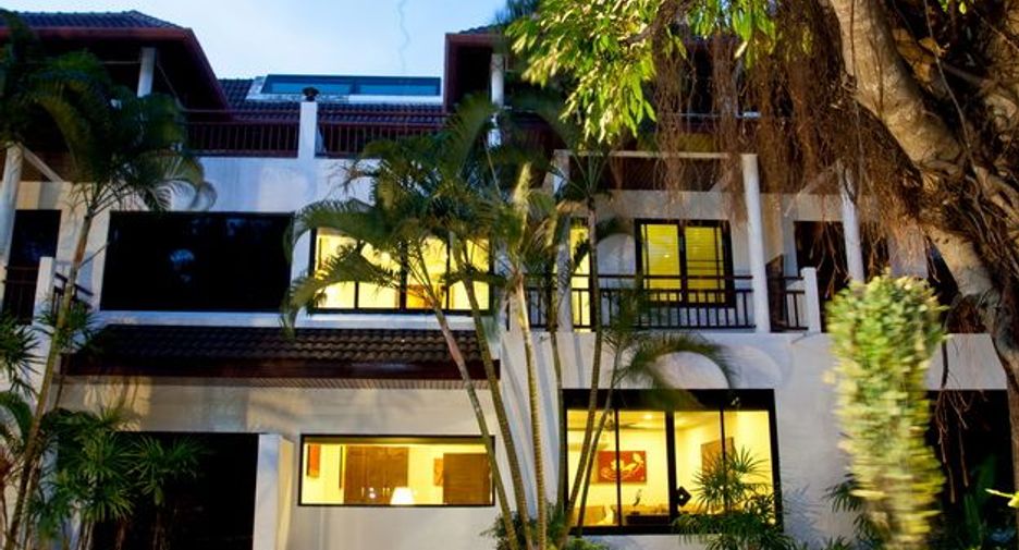 For sale 4 bedrooms townhouse in Mueang Phuket, Phuket