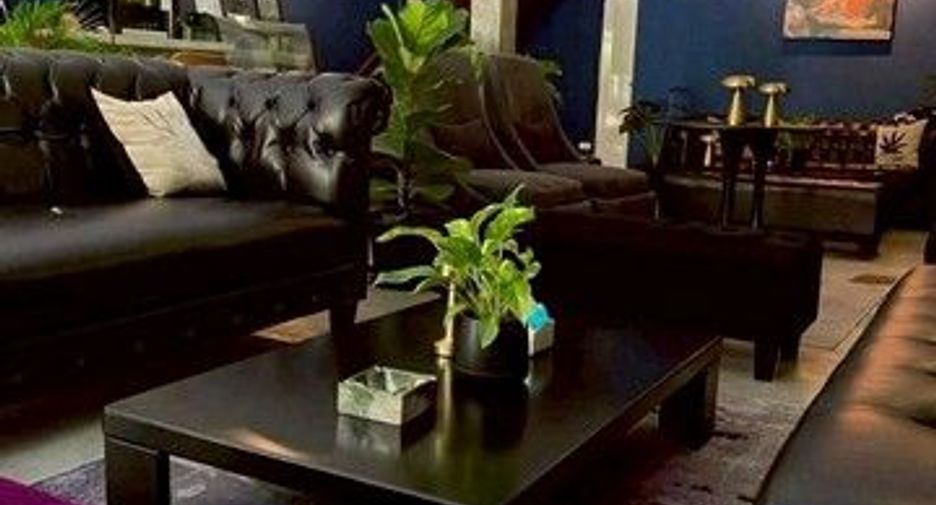 For rent 7 bedrooms retail Space in Chatuchak, Bangkok