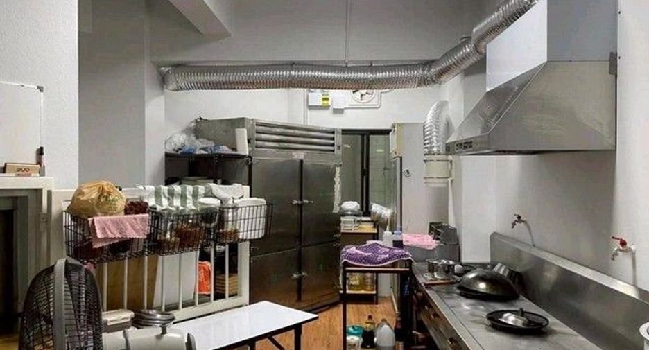 For rent 1 bed retail Space in Bang Rak, Bangkok