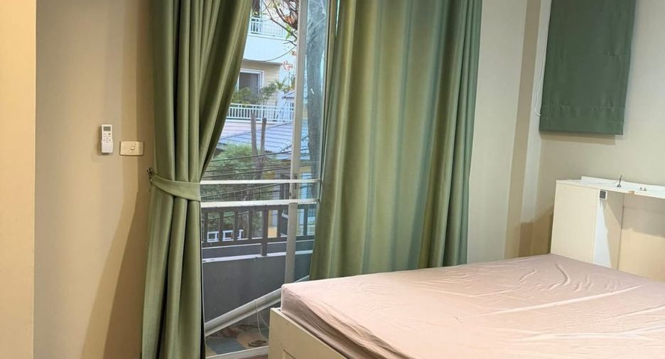 For rent 3 bedrooms house in Phra Khanong, Bangkok