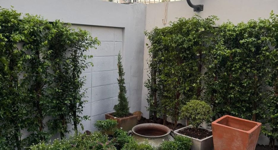 For rent 3 bedrooms house in Phra Khanong, Bangkok
