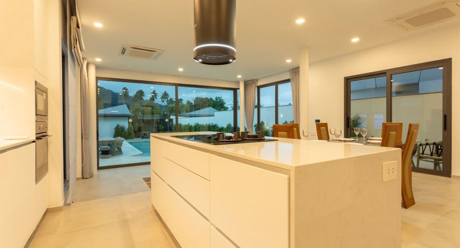For sale 3 bedrooms villa in Mueang Phuket, Phuket