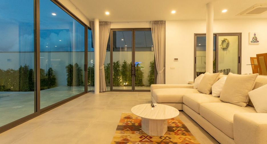 For sale 3 bedrooms villa in Mueang Phuket, Phuket