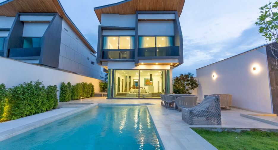 For sale 3 bedrooms villa in Mueang Phuket, Phuket