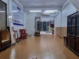 Аренда 3 спальни торговое помещение в Пхра Кханонг, Бангкок
