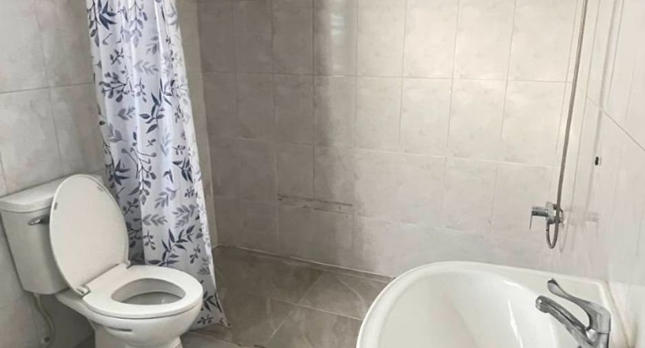For rent 3 ベッドルーム house in Huai Khwang, Bangkok