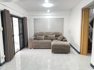 For rent 3 bedrooms house in Huai Khwang, Bangkok