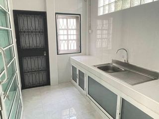 For rent 3 bedrooms house in Huai Khwang, Bangkok