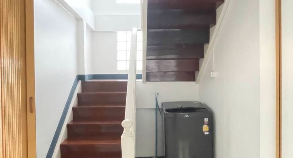 For rent 3 ベッドルーム house in Huai Khwang, Bangkok