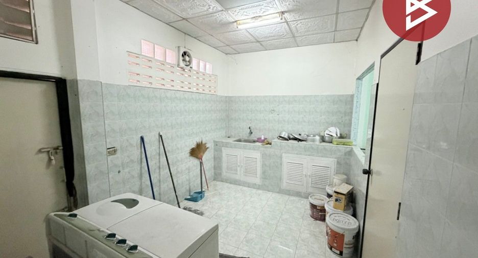 Reihenhaus zum Kauf mit 2 Zimmer in Si Racha, Chonburi