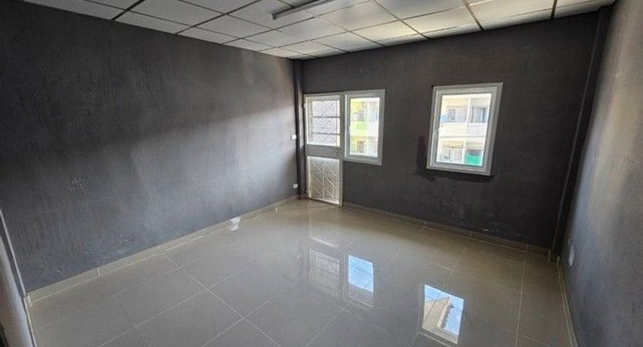 For rent 6 bedrooms retail Space in Thung Khru, Bangkok