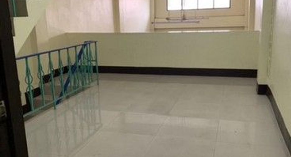 For rent 5 bedrooms retail Space in Bang Khun Thian, Bangkok