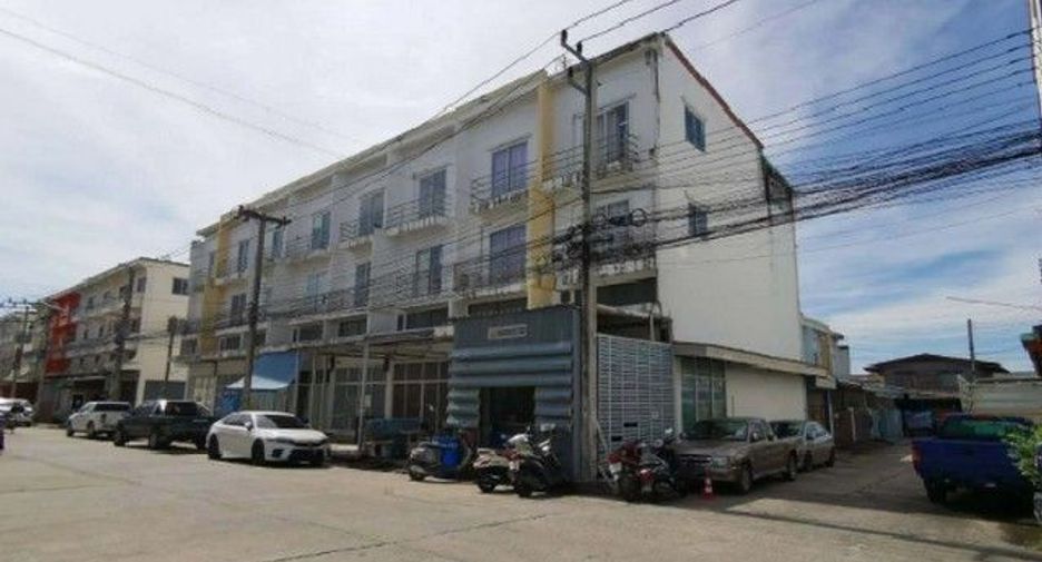 Gewerbefläche zum Kauf mit 1 Zimmer in Thanyaburi, Pathum Thani