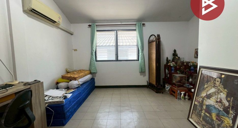 Продажа 2 спальни таунхаус в Mueang Chon Buri, Чонбури