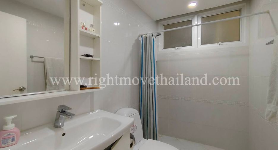 ขาย 2 ห้องนอน คอนโด ใน คลองเตย, กรุงเทพฯ