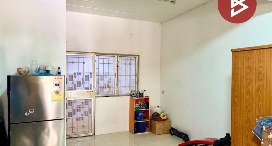 Casa adosada en venta de 3 habitaciones en Mueang Chon Buri, Chonburi