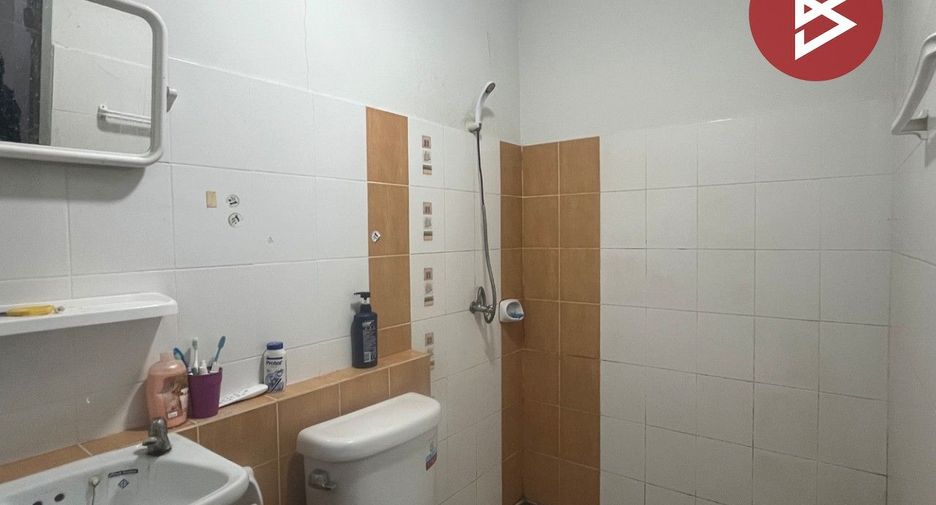 Casa adosada en venta de 3 habitaciones en Mueang Chon Buri, Chonburi