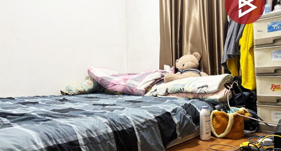 Casa adosada en venta de 3 habitaciones en Mueang Pathum Thani, Pathum Thani