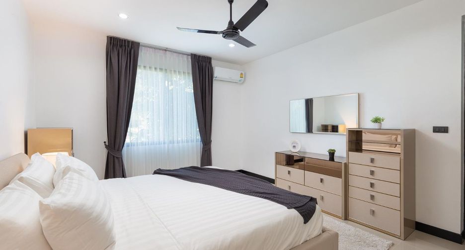 For sale 3 bedrooms apartment in Mueang Phuket, Phuket