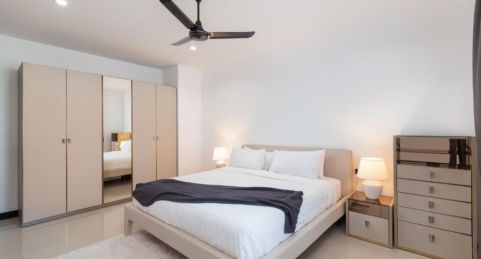For sale 3 bedrooms apartment in Mueang Phuket, Phuket