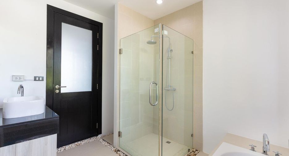 For sale 3 bedrooms apartment in Mueang Phuket, Phuket