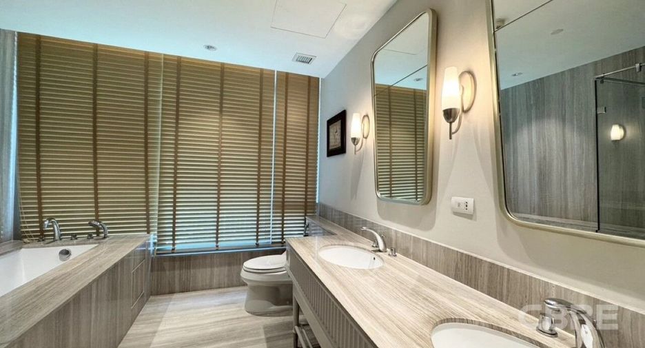For rent and for sale 3 bedrooms condo in Pathum Wan, Bangkok