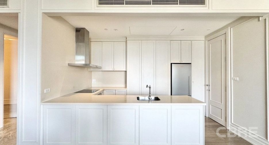 For rent and for sale 3 bedrooms condo in Pathum Wan, Bangkok