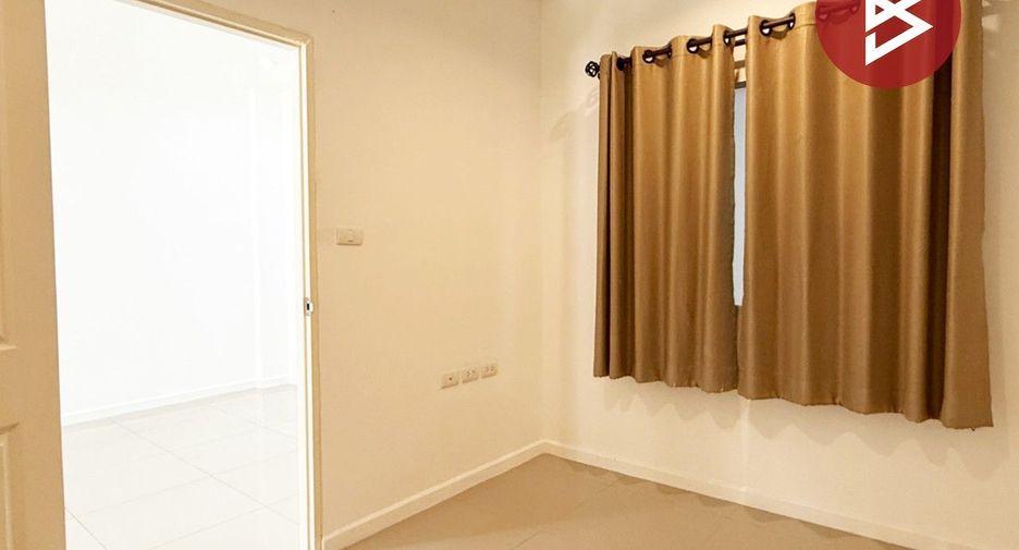 For sale 4 bedrooms townhouse in San Kamphaeng, Chiang Mai
