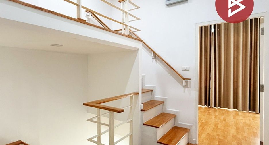 For sale 4 bedrooms townhouse in San Kamphaeng, Chiang Mai
