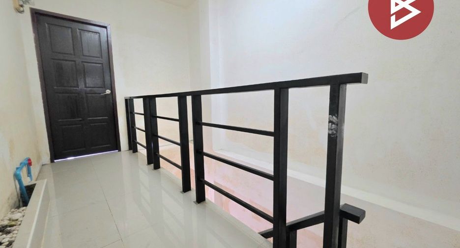 À vendre 4 chambres local commercial à Si Racha, Chonburi