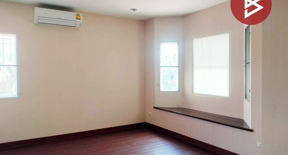 For sale 4 bedrooms house in Min Buri, Bangkok