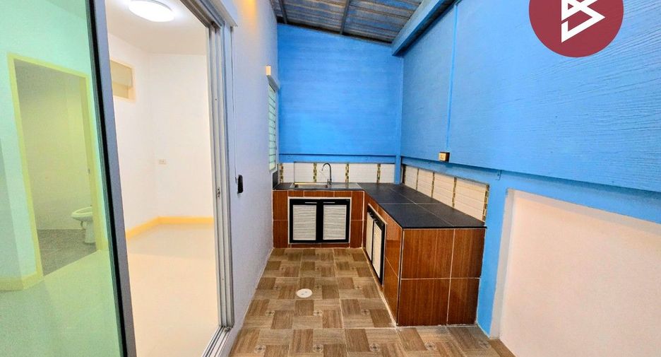 Reihenhaus zum Kauf mit 2 Zimmer in Mueang Nakhon Pathom, Nakhon Pathom