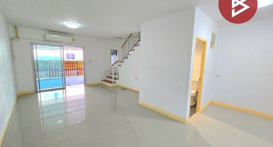 Reihenhaus zum Kauf mit 2 Zimmer in Mueang Nakhon Pathom, Nakhon Pathom
