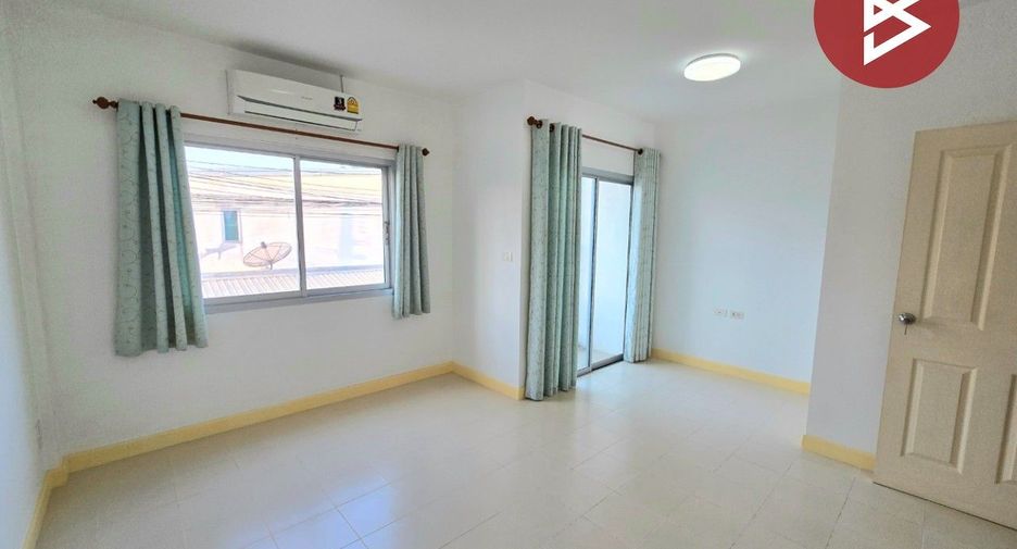 Reihenhaus zum Kauf mit 2 Zimmer in Mueang Nakhon Pathom, Nakhon Pathom