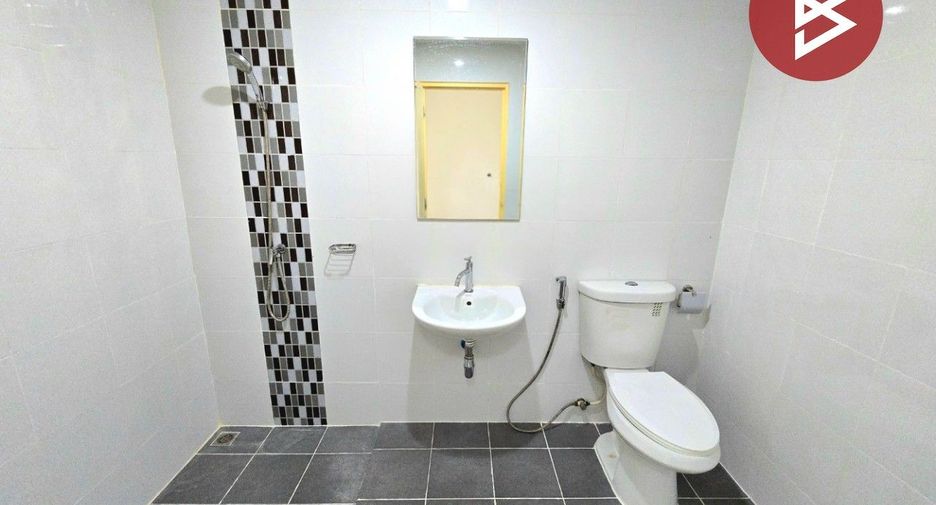 Reihenhaus zum Kauf mit 2 Zimmer in Mueang Nakhon Pathom, Nakhon Pathom