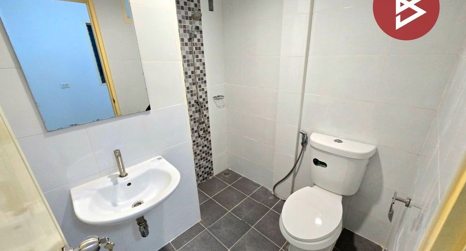 Reihenhaus zum Kauf mit 2 Zimmer in Mueang Nakhon Pathom, Nakhon Pathom