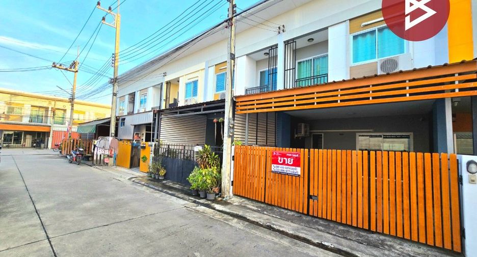Reihenhaus zum Kauf mit 2 Zimmer in Mueang Nakhon Pathom, Nakhon Pathom