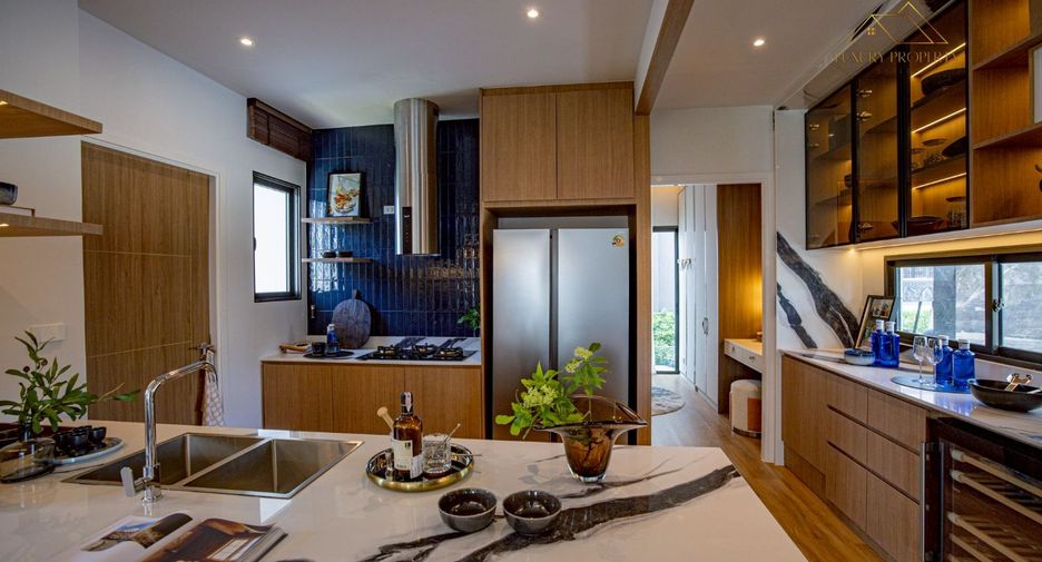 For sale 4 bedrooms villa in Bang Lamung, Chonburi