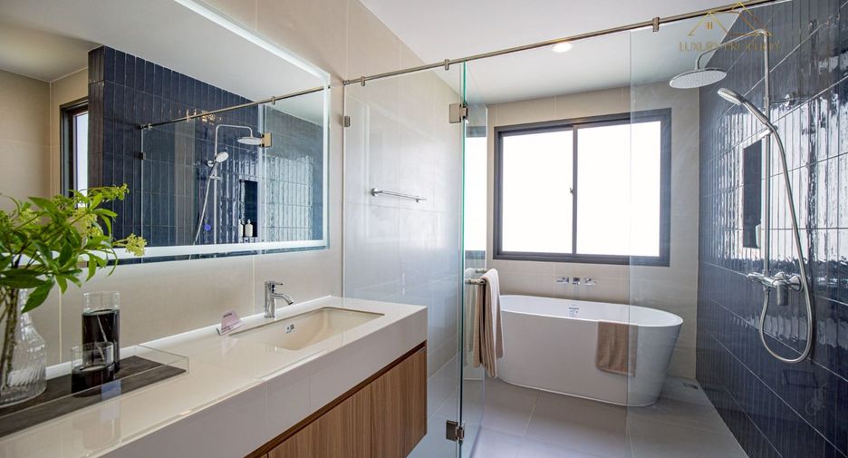 For sale 4 bedrooms villa in Bang Lamung, Chonburi