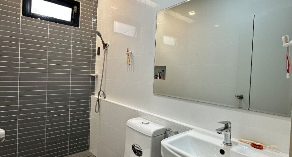 For sale 2 bedrooms house in Ban Bueng, Chonburi