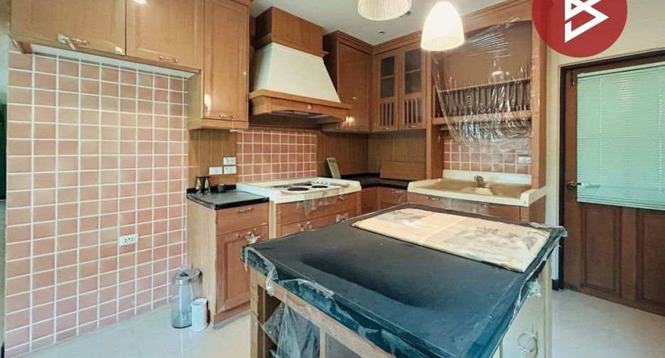 Casa en venta de 3 habitaciones en Thung Khru, Bangkok