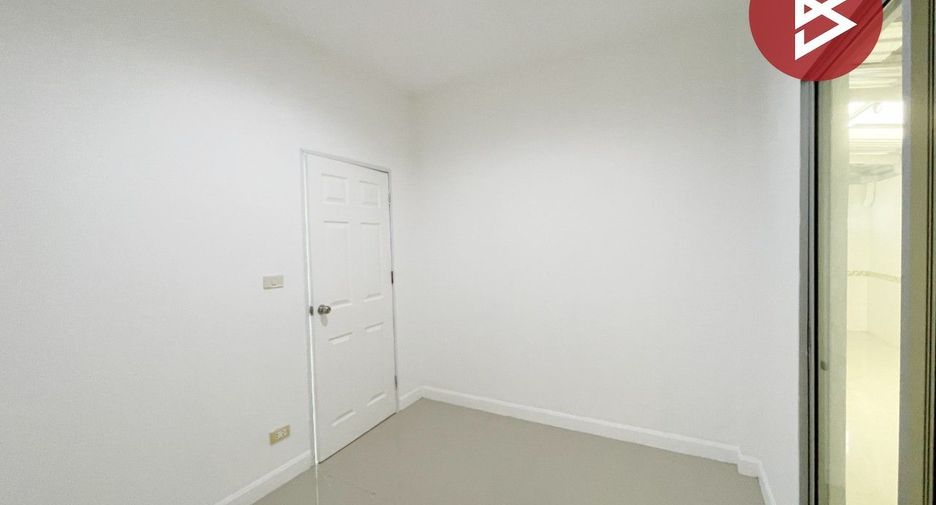 For sale 2 bedrooms townhouse in Si Maha Phot, Prachin Buri