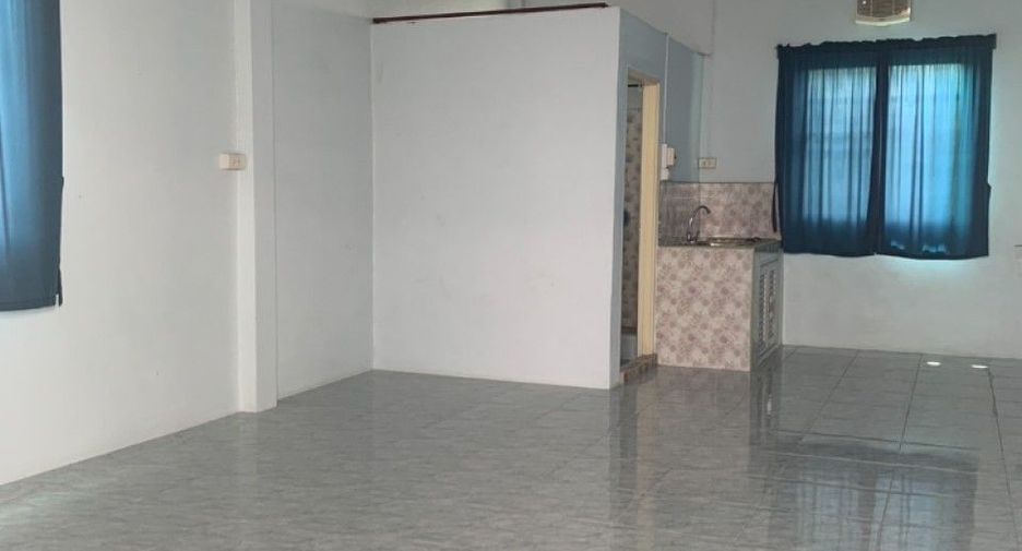 For sale 5 bedrooms house in Mueang Nakhon Sawan, Nakhon Sawan