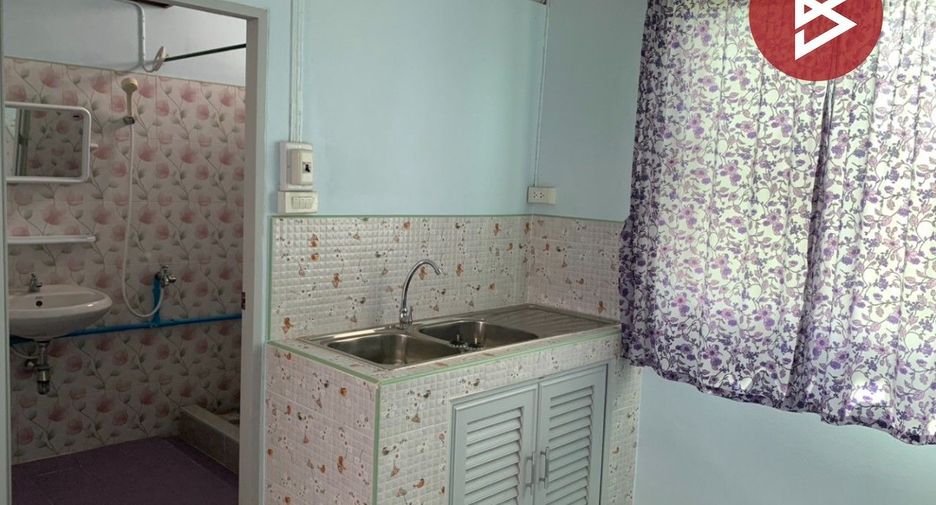 For sale 5 bedrooms house in Mueang Nakhon Sawan, Nakhon Sawan