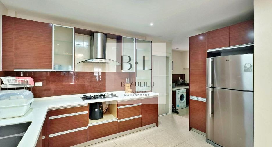 Casa en alquiler y en venta de 4 habitaciones en Bang Lamung, Chonburi