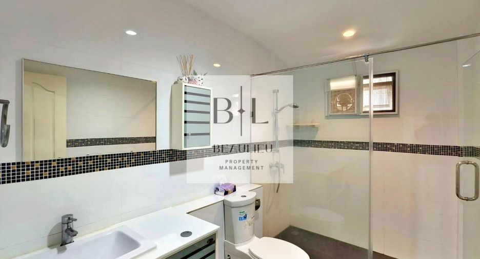 Casa en alquiler y en venta de 4 habitaciones en Bang Lamung, Chonburi