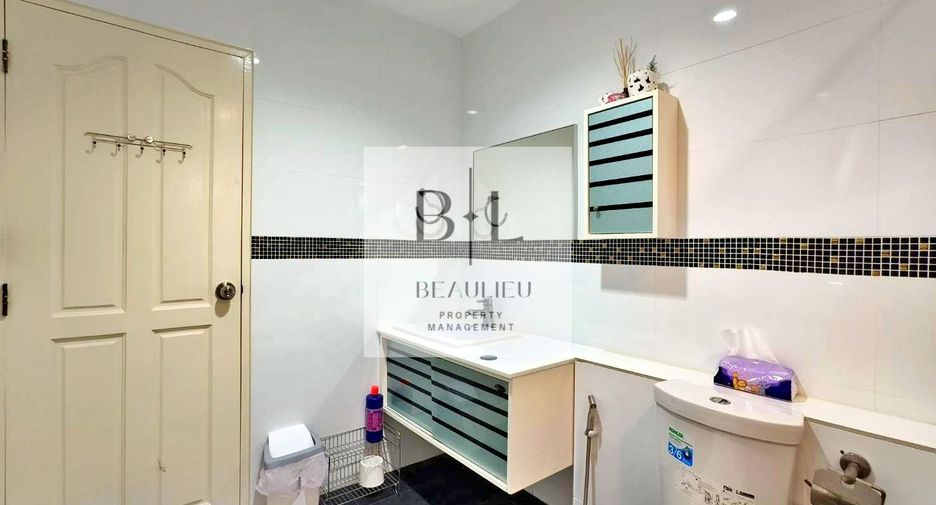 Casa en alquiler y en venta de 4 habitaciones en Bang Lamung, Chonburi