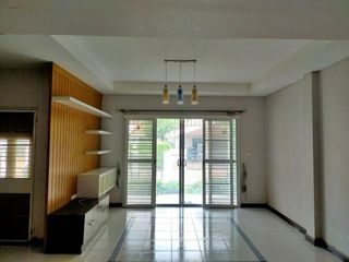 Haus zum Kauf mit 3 Zimmer in Mueang Khon Kaen, Khon Kaen